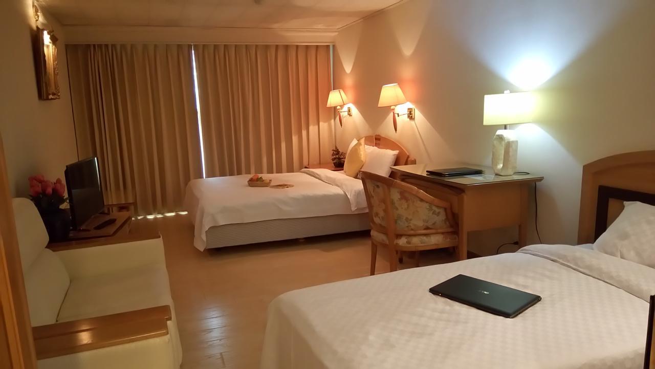 Berkeley Business Hotel Zhongzheng Hsinchu City Exterior photo