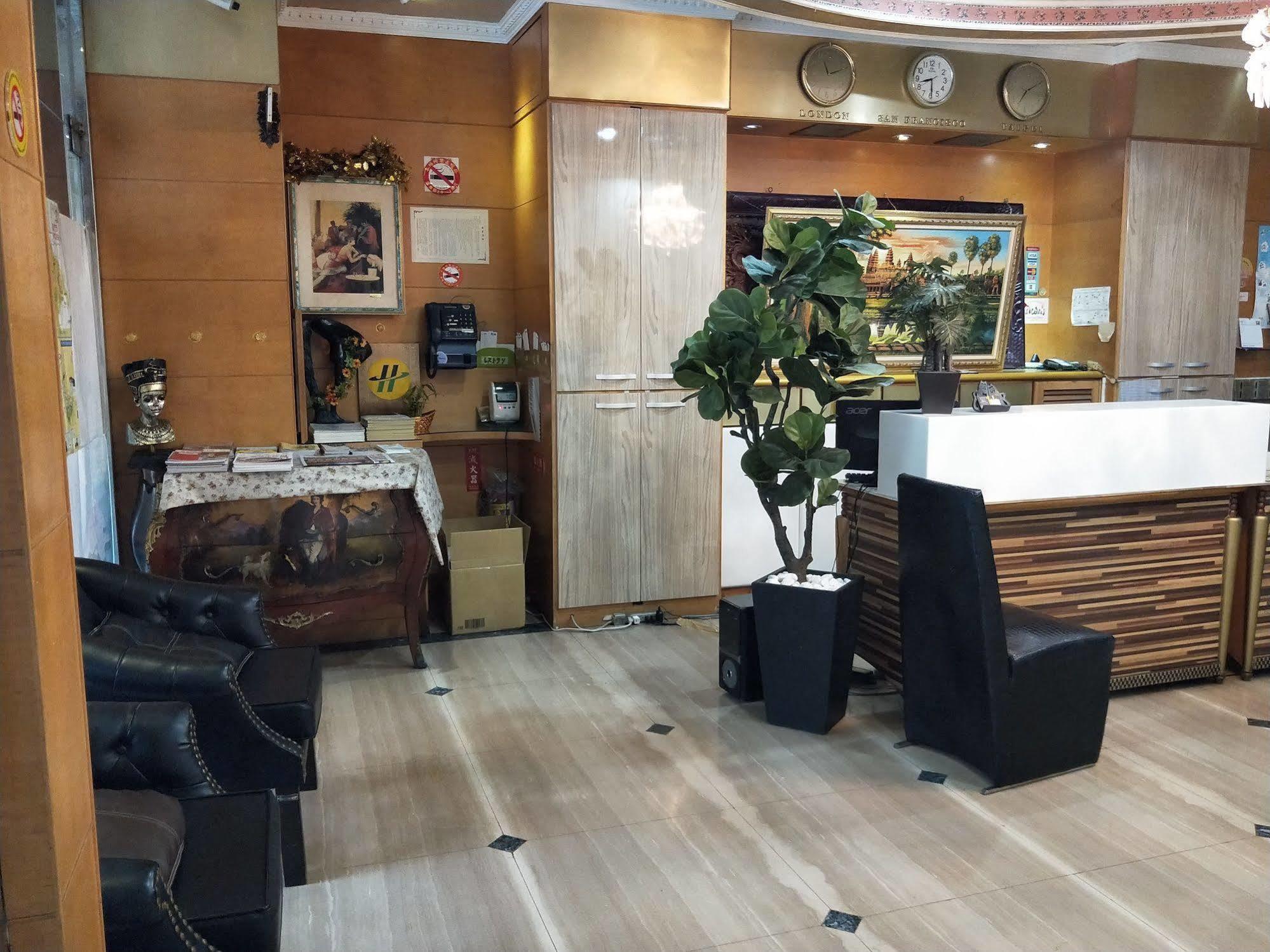 Berkeley Business Hotel Zhongzheng Hsinchu City Exterior photo